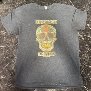 Gray T-Shirt with Colorful Skull Graphic